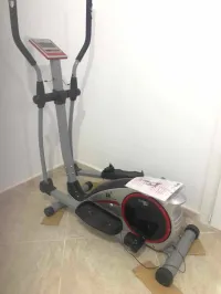 VELO elliptique ALLEMAND Christopeit Crosstrainer AM 6  tres tres bon etat ( 3 mois utilisation)