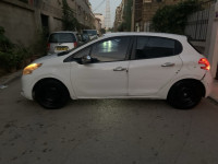 voitures-peugeot-208-2013-bordj-el-kiffan-alger-algerie