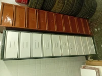 Étagère métallique pour bureau classeur archives.