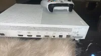 Xbox One S Avec jeux et manettes