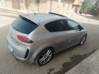 moyenne-berline-seat-leon-2010-aflou-laghouat-algerie