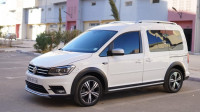 voitures-volkswagen-caddy-2017-alltarack-skikda-algerie