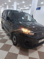 utilitaire-fiat-professional-doblo-2024-italy-noire-cinema-constantine-algerie