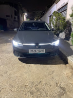 moyenne-berline-volkswagen-golf-8-2022-life-dely-brahim-alger-algerie