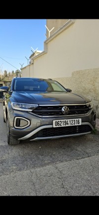 سيارات-volkswagen-t-roc-2023-life-plus-بن-عكنون-الجزائر