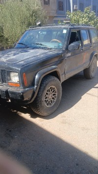 سيارات-jeep-xj-cherokee-1990-السواني-تلمسان-الجزائر