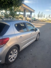 سيارات-peugeot-207-2011-active-غليزان-الجزائر