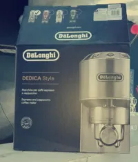 Machine à café Delonghi Dedica 