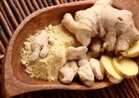 GINGEMBRE (racine séchée-poudre)   زنجبيل جذور و مسحوق-(مجفف)