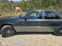 voitures-mercedes-classe-e-1994-bouzeguene-tizi-ouzou-algerie