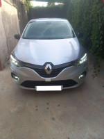 voitures-renault-clio-5-2023-equilibre-les-eucalyptus-alger-algerie