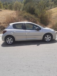سيارات-peugeot-207-2009-تيزي-وزو-الجزائر