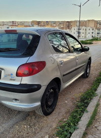 voitures-peugeot-206-2005-guelma-algerie