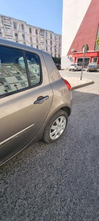 voitures-renault-clio-3-2011-jijel-algerie