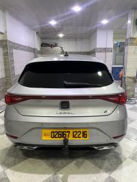 سيارات-seat-leon-2022-fr-عين-فكرون-أم-البواقي-الجزائر