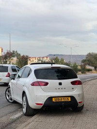 سيارات-seat-leon-2013-المدية-الجزائر