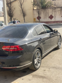 voitures-volkswagen-passat-2019-carat-bordj-el-kiffan-alger-algerie