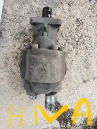 Circuit hydraulique pour véhicule avec benne