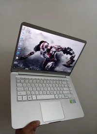 SAMSUNG 900X5T I7 8550U NVIDIA MX150 2GB RAM 16GB SSD 256GB 15.6 POUCE FHD