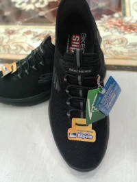 SKEECHERS 