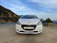 citadine-peugeot-208-2013-chiffa-blida-algerie