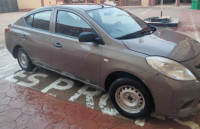 voitures-nissan-sunny-2014-algerie