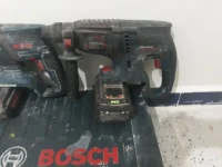 2 perforateurs a batteries 36v Bosch 