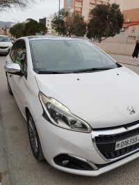 voitures-peugeot-208-2015-allure-facelift-batna-algerie