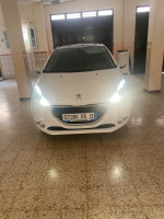 voitures-peugeot-208-2015-allure-nedroma-tlemcen-algerie