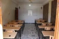 tables et chaises pour une école