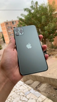 I phone 11 pro max 64 gb 2 puce