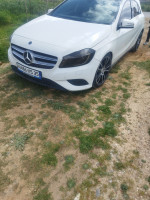 moyenne-berline-mercedes-classe-a-2015-biskra-algerie