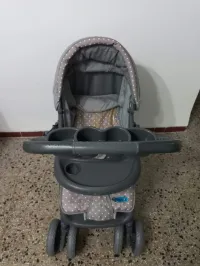 Poussette avec maxi cosi pinguoin