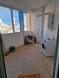 شقة-كراء-4-غرف-وهران-الجزائر
