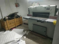 Massicot et prestation de découpage de papier