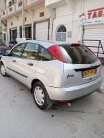 moyenne-berline-ford-focus-5-portes-2001-tebessa-algerie