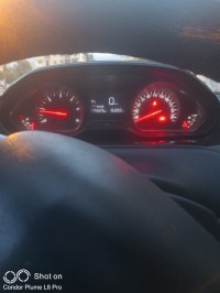سيارة-صغيرة-peugeot-208-2015-allure-البليدة-الجزائر