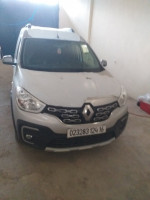 voitures-renault-kongo-2024-alger-centre-algerie