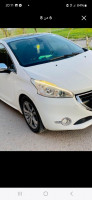 voitures-peugeot-208-2014-allure-el-eulma-setif-algerie