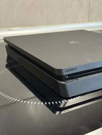 أجهزة-ألعاب-الفيديو-ps4-slim-بئر-خادم-الجزائر