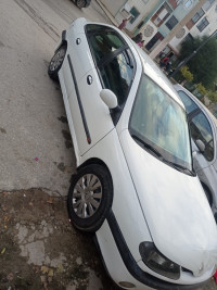 voitures-renault-laguna-1-2000-mila-algerie