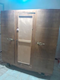 Armoire meuble à 3 portes