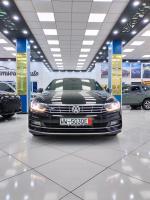 grande-berline-volkswagen-passat-2018-r-line-sour-el-ghouzlane-bouira-algerie