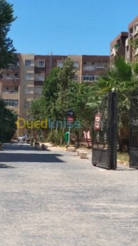شقة-بيع-4-غرف-الجزائر-برج-البحري