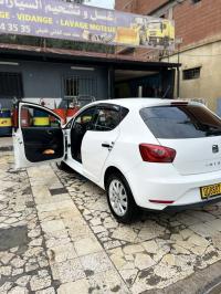 سيارات-seat-ibiza-2017-سوق-الأحد-بومرداس-الجزائر