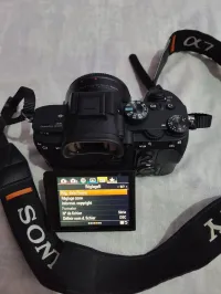 Sony a 7 Mark 3 Click 10k Avec Bag Sony Mount Canon et Avec Bandoulière et avec Batrie Original 