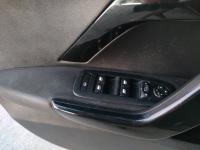 سيارات-peugeot-208-2013-allure-البرواقية-المدية-الجزائر