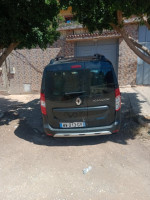 voitures-renault-kangoo-2024-stepway-chlef-algerie