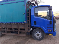 camion-isuzu-npr-2015-souk-ahras-algerie