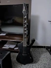 Guitare électrique ibanez iceman ict700 